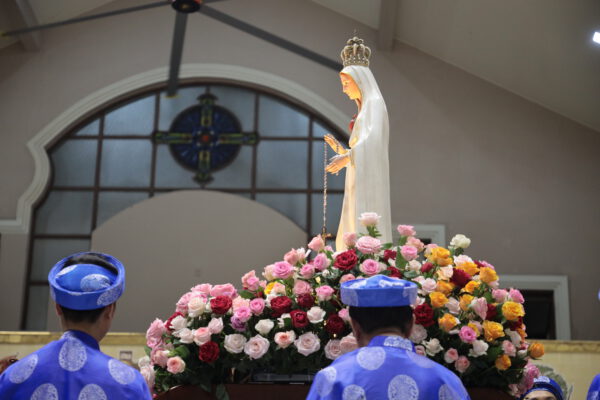 Về bên Mẹ Fatima