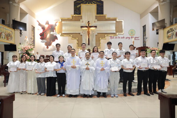 Thánh lễ ban Bí tích Khai tâm Kitô giáo
