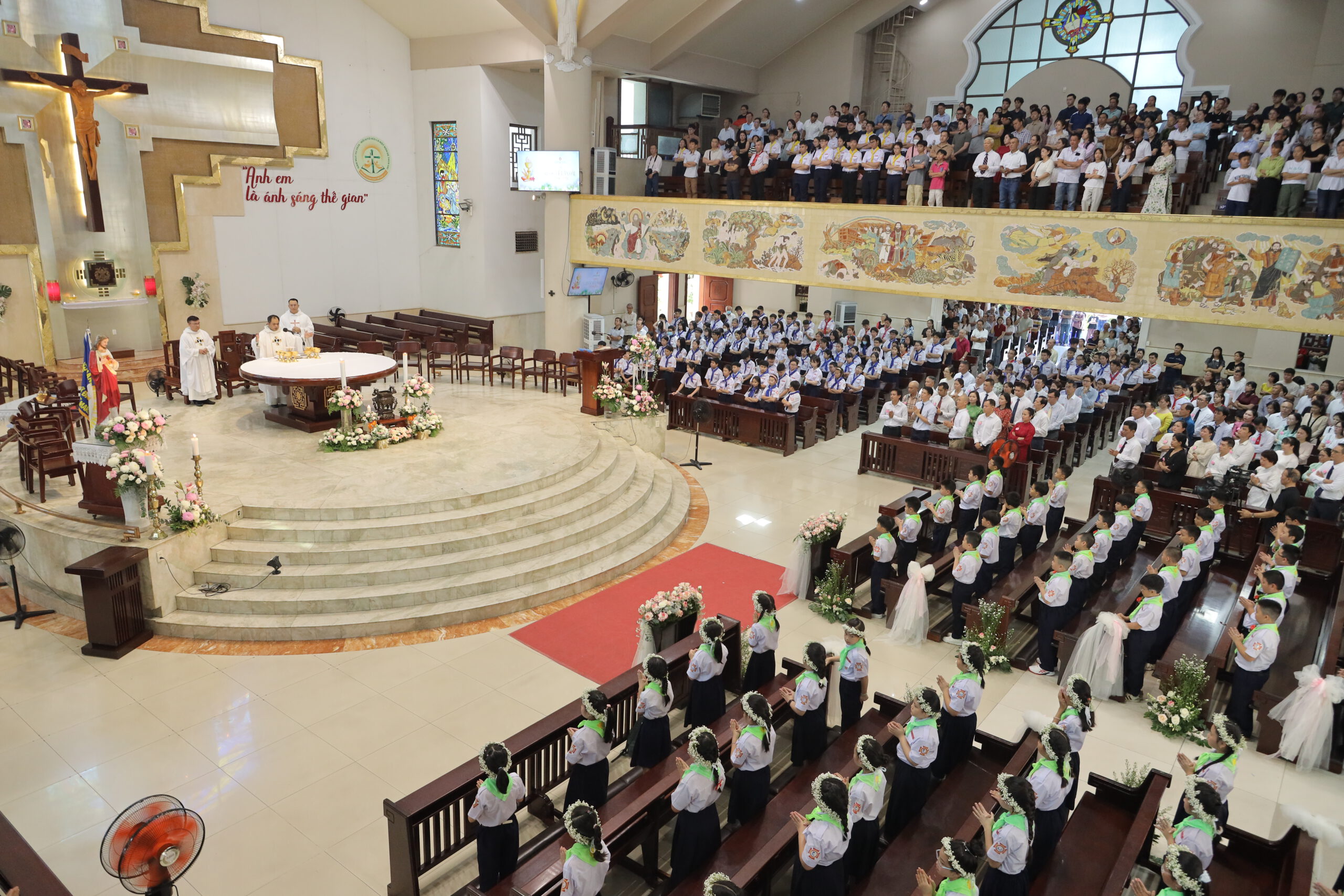 HỒNG ÂN THÁNH THỂ HỒNG ÂN THÁNH THỂ