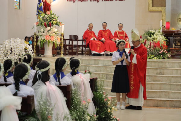 THÁNH LỄ BAN BÍ TÍCH THÊM SỨC