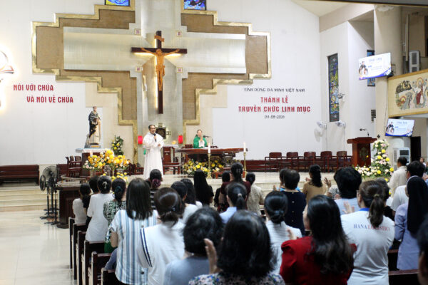 TĨNH TÂM MỪNG KÍNH THÁNH ĐA MINH, BỔN MẠNG GIÁO XỨ.