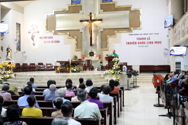 TĨNH TÂM MỪNG KÍNH THÁNH ĐA MINH, BỔN MẠNG GIÁO XỨ.