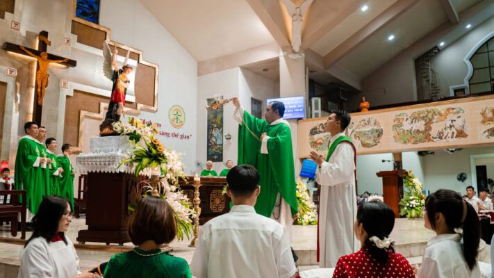 BAN LỄ SINH MỪNG LỄ BỔN MẠNG