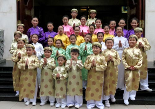 Giáo xứ Đa Minh Ba Chuông khai mạc tháng hoa