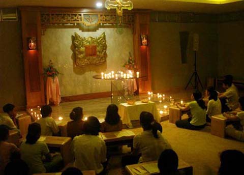 Taizé tháng 05 : Bước Theo ánh sáng Chúa Kitô