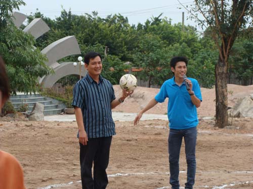 Bông Trang: Giải Bóng đá mừng Xuân Quý Tỵ