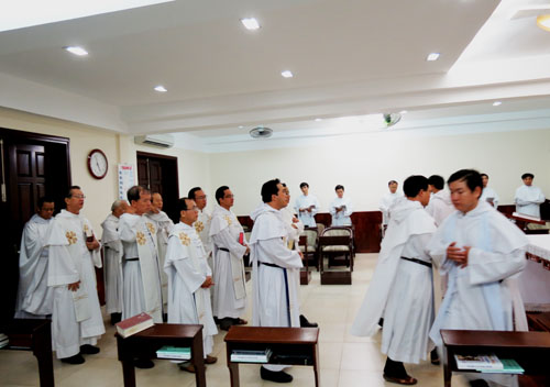 Tu viện thánh Albertô: Tĩnh tâm, thường huấn và mừng bổn mạng